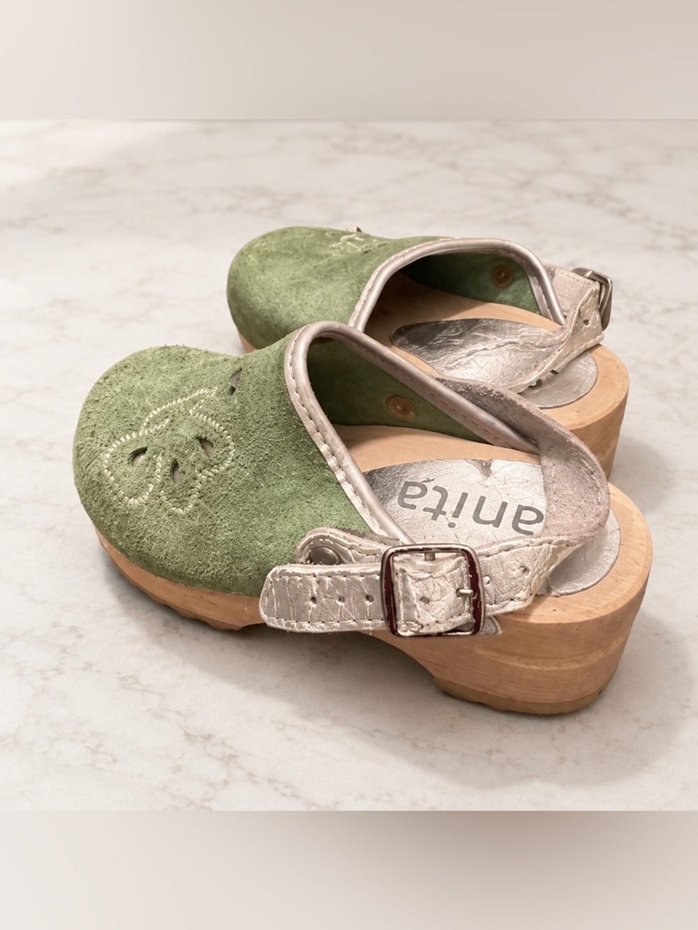 Sanita EUR 24 green suede leather clogs